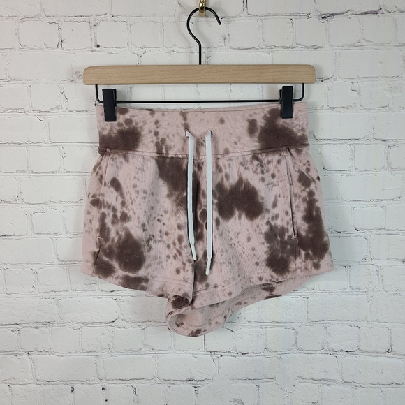 Lululemon Inner Glow Short 3" *Earth Dye size 2 - Picture 3 of 9